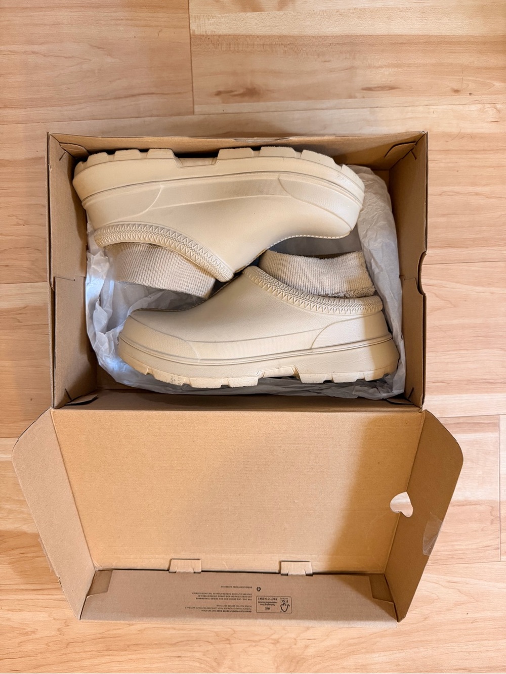 UGG Tasman X clogs in Neutral Tan